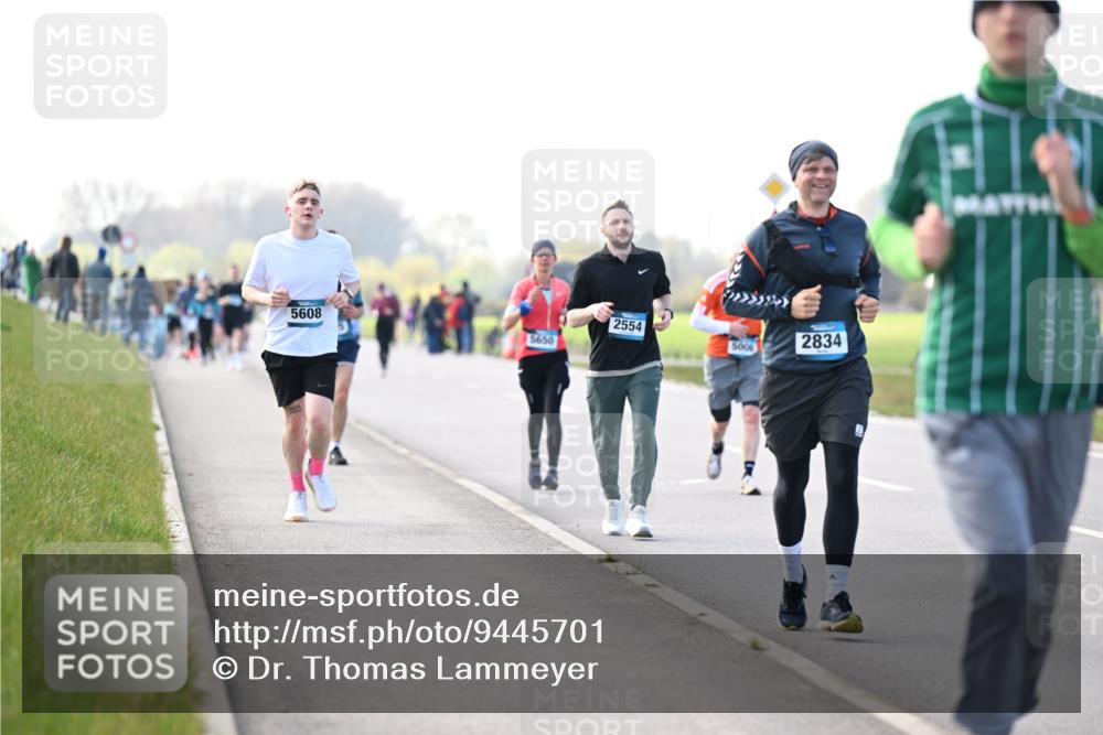12.04.2026 - 45. Internationalen Wilhelmsburger Insellauf Dr. Thomas Lammeyer http://msf.ph/oto/9445701 12.04.2026 10:24:04 Laufen 5608, 2554, 2834, 5650, 5006 meine-sportfotos.de