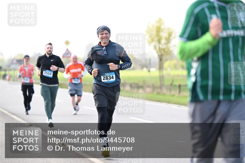 12.04.2026 - 45. Internationalen Wilhelmsburger Insellauf Dr. Thomas Lammeyer http://msf.ph/oto/9445708 12.04.2026 10:24:06 Laufen 2554, 2834 meine-sportfotos.de