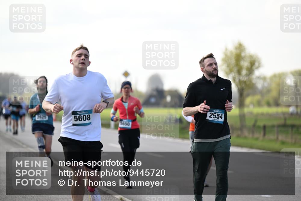 12.04.2026 - 45. Internationalen Wilhelmsburger Insellauf Dr. Thomas Lammeyer http://msf.ph/oto/9445720 12.04.2026 10:24:09 Laufen 5608, 5650, 2554 meine-sportfotos.de
