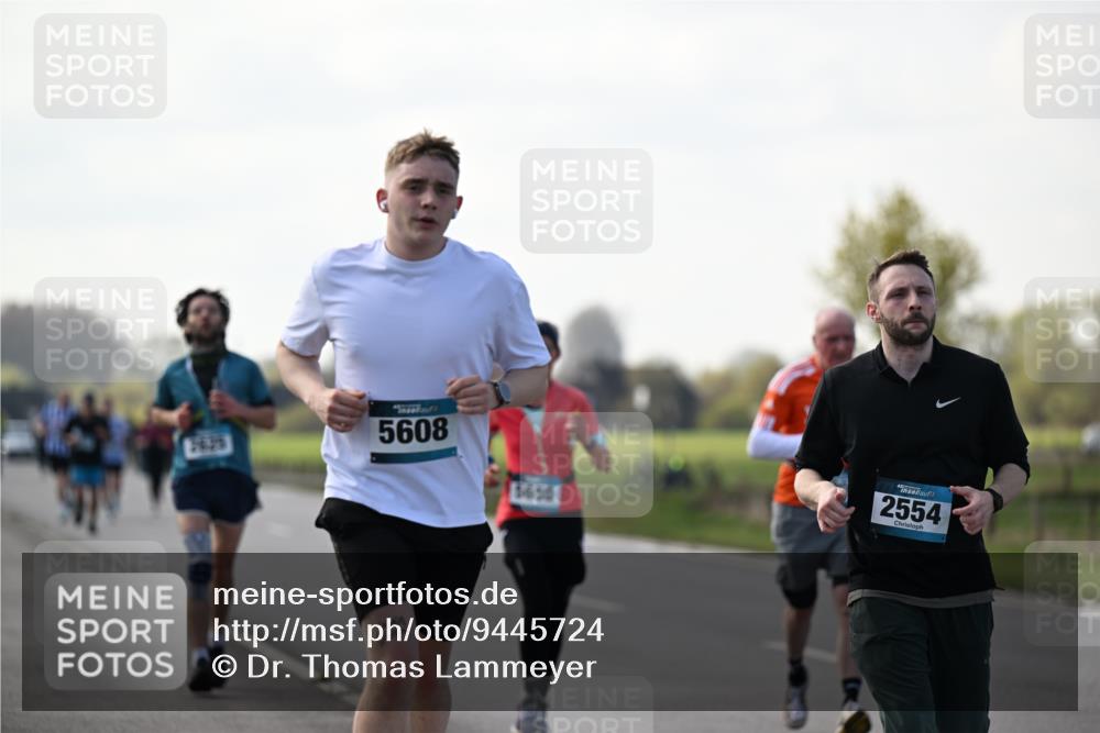 12.04.2026 - 45. Internationalen Wilhelmsburger Insellauf Dr. Thomas Lammeyer http://msf.ph/oto/9445724 12.04.2026 10:24:09 Laufen 5608, 5650, 2554 meine-sportfotos.de