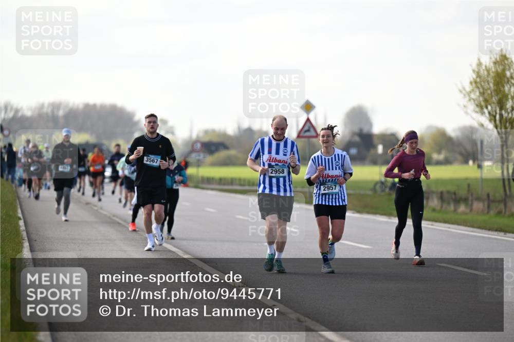 12.04.2026 - 45. Internationalen Wilhelmsburger Insellauf Dr. Thomas Lammeyer http://msf.ph/oto/9445771 12.04.2026 10:24:24 Laufen 3567, 2958, 2957 meine-sportfotos.de
