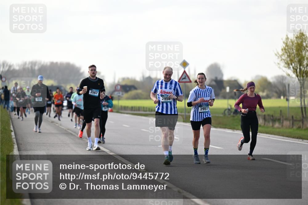 12.04.2026 - 45. Internationalen Wilhelmsburger Insellauf Dr. Thomas Lammeyer http://msf.ph/oto/9445772 12.04.2026 10:24:25 Laufen 3567, 267, 2958, 2957 meine-sportfotos.de