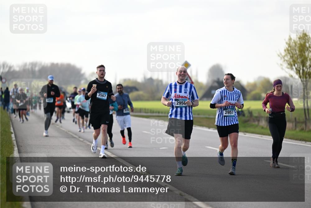 12.04.2026 - 45. Internationalen Wilhelmsburger Insellauf Dr. Thomas Lammeyer http://msf.ph/oto/9445778 12.04.2026 10:24:25 Laufen 3567, 2958, 2957 meine-sportfotos.de
