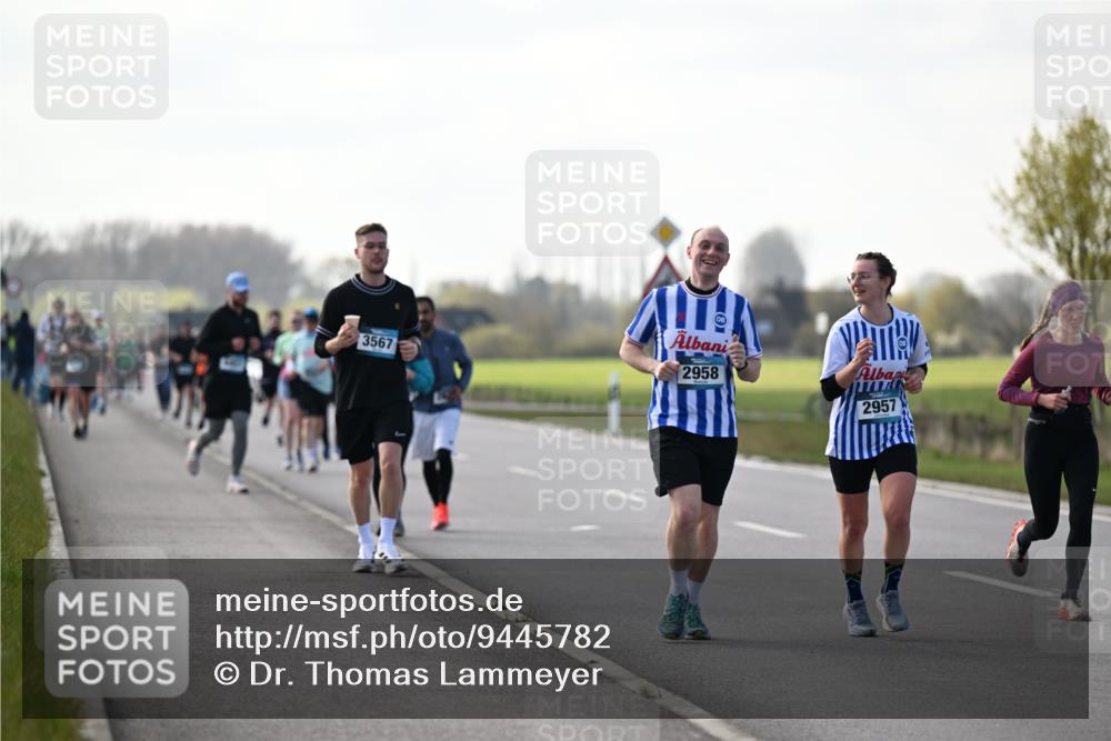 12.04.2026 - 45. Internationalen Wilhelmsburger Insellauf Dr. Thomas Lammeyer http://msf.ph/oto/9445782 12.04.2026 10:24:26 Laufen 3567, 2958, 2957 meine-sportfotos.de