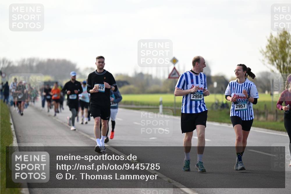 12.04.2026 - 45. Internationalen Wilhelmsburger Insellauf Dr. Thomas Lammeyer http://msf.ph/oto/9445785 12.04.2026 10:24:26 Laufen 567, 2958, 2957 meine-sportfotos.de