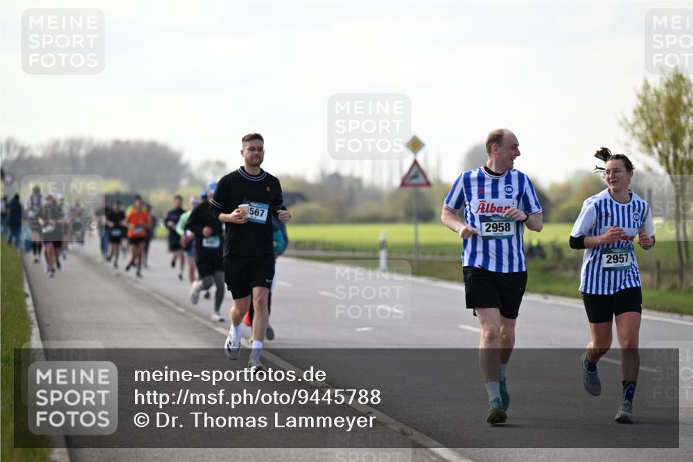12.04.2026 - 45. Internationalen Wilhelmsburger Insellauf Dr. Thomas Lammeyer http://msf.ph/oto/9445788 12.04.2026 10:24:27 Laufen 567, 2958, 2957 meine-sportfotos.de