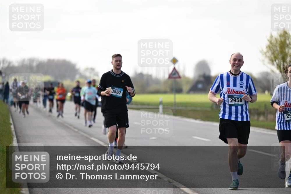12.04.2026 - 45. Internationalen Wilhelmsburger Insellauf Dr. Thomas Lammeyer http://msf.ph/oto/9445794 12.04.2026 10:24:27 Laufen 3567, 2958, 29 meine-sportfotos.de