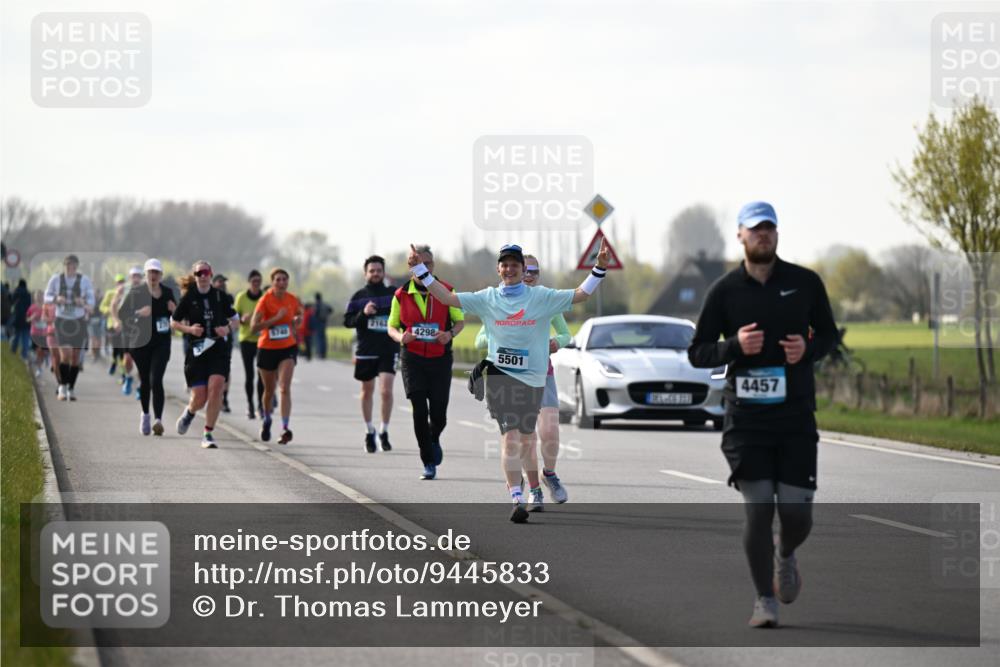 12.04.2026 - 45. Internationalen Wilhelmsburger Insellauf Dr. Thomas Lammeyer http://msf.ph/oto/9445833 12.04.2026 10:24:34 Laufen 5740, 2162, 4298, 5501, 4457 meine-sportfotos.de