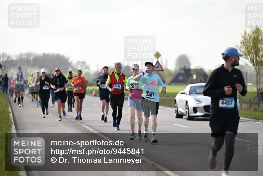 12.04.2026 - 45. Internationalen Wilhelmsburger Insellauf Dr. Thomas Lammeyer http://msf.ph/oto/9445841 12.04.2026 10:24:36 Laufen 4298, 1940, 27, 5501, 4457 meine-sportfotos.de