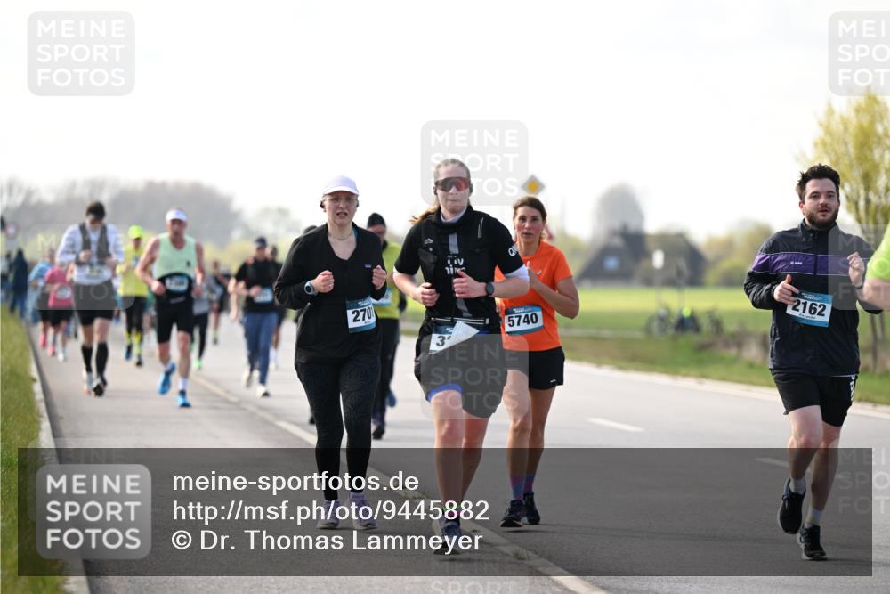12.04.2026 - 45. Internationalen Wilhelmsburger Insellauf Dr. Thomas Lammeyer http://msf.ph/oto/9445882 12.04.2026 10:24:43 Laufen 270, 3, 5740, 2162 meine-sportfotos.de