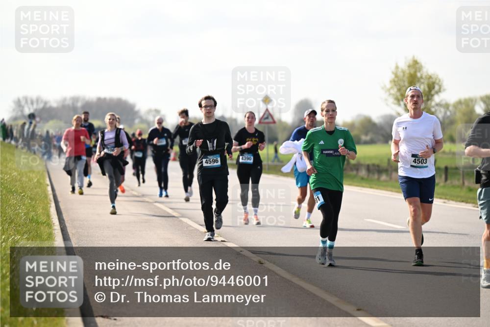 12.04.2026 - 45. Internationalen Wilhelmsburger Insellauf Dr. Thomas Lammeyer http://msf.ph/oto/9446001 12.04.2026 10:25:07 Laufen 4596, 4390, 4503 meine-sportfotos.de
