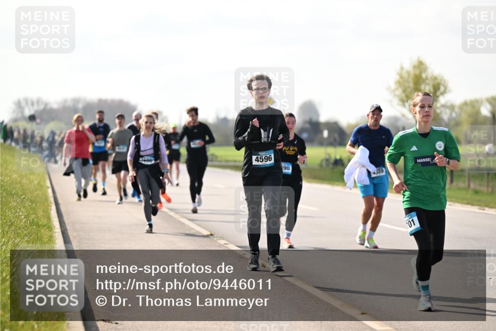 12.04.2026 - 45. Internationalen Wilhelmsburger Insellauf Dr. Thomas Lammeyer http://msf.ph/oto/9446011 12.04.2026 10:25:09 Laufen 4596, 90, 4389, 101 meine-sportfotos.de