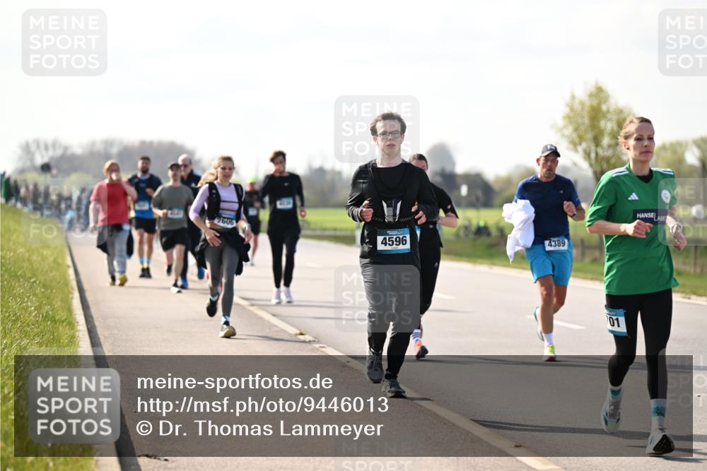 12.04.2026 - 45. Internationalen Wilhelmsburger Insellauf Dr. Thomas Lammeyer http://msf.ph/oto/9446013 12.04.2026 10:25:09 Laufen 2606, 4596, 4389, 701 meine-sportfotos.de