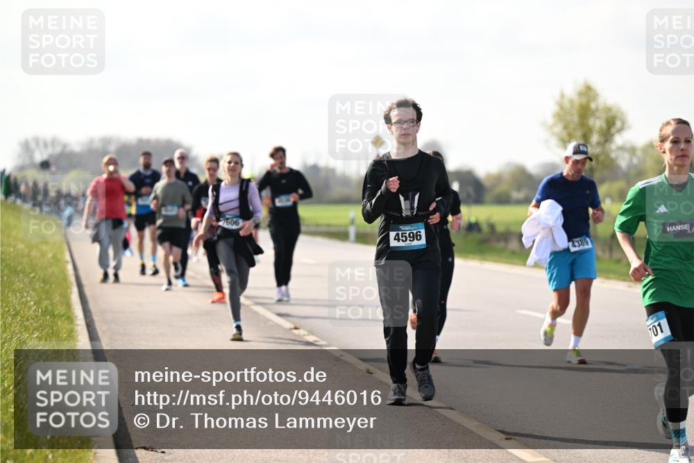 12.04.2026 - 45. Internationalen Wilhelmsburger Insellauf Dr. Thomas Lammeyer http://msf.ph/oto/9446016 12.04.2026 10:25:10 Laufen 7606, 4596, 4389, 101 meine-sportfotos.de