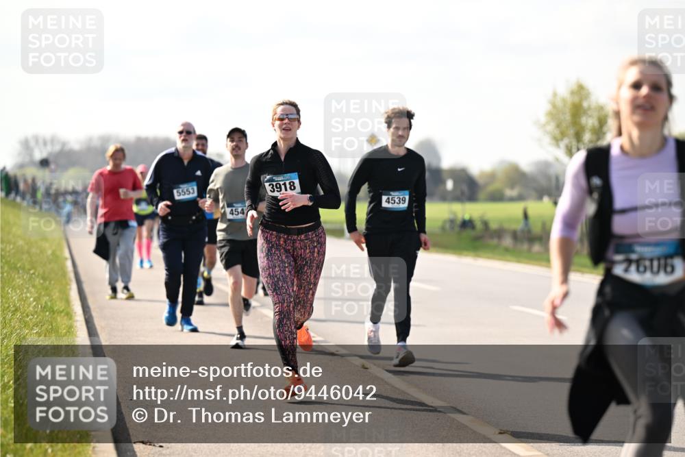12.04.2026 - 45. Internationalen Wilhelmsburger Insellauf Dr. Thomas Lammeyer http://msf.ph/oto/9446042 12.04.2026 10:25:14 Laufen 5553, 454, 3918, 4539, 2606 meine-sportfotos.de