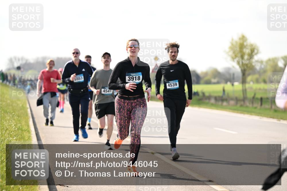12.04.2026 - 45. Internationalen Wilhelmsburger Insellauf Dr. Thomas Lammeyer http://msf.ph/oto/9446045 12.04.2026 10:25:14 Laufen 5553, 4541, 3918, 4539 meine-sportfotos.de