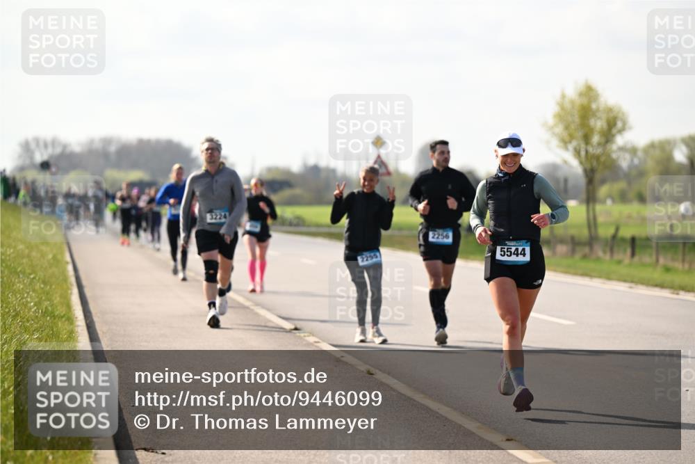 12.04.2026 - 45. Internationalen Wilhelmsburger Insellauf Dr. Thomas Lammeyer http://msf.ph/oto/9446099 12.04.2026 10:25:29 Laufen 2255, 2256, 5544 meine-sportfotos.de