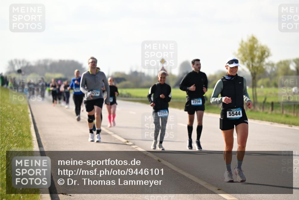 12.04.2026 - 45. Internationalen Wilhelmsburger Insellauf Dr. Thomas Lammeyer http://msf.ph/oto/9446101 12.04.2026 10:25:29 Laufen 2255, 2256, 5544 meine-sportfotos.de