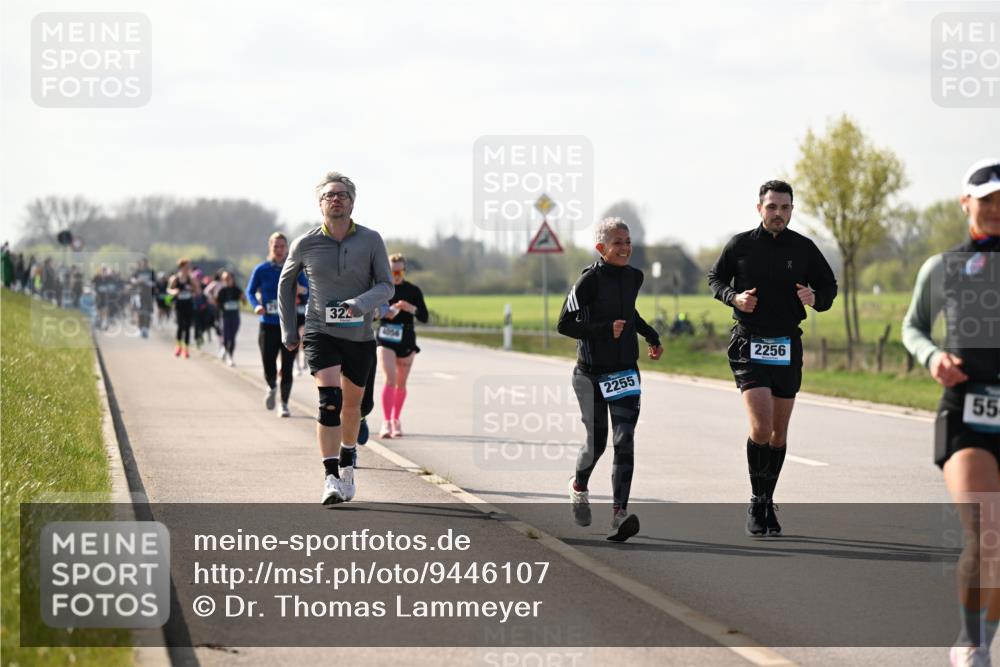 12.04.2026 - 45. Internationalen Wilhelmsburger Insellauf Dr. Thomas Lammeyer http://msf.ph/oto/9446107 12.04.2026 10:25:30 Laufen 32, 4056, 2255, 2256, 55 meine-sportfotos.de