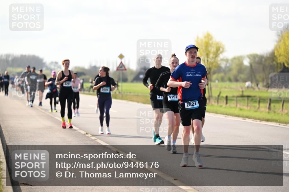 12.04.2026 - 45. Internationalen Wilhelmsburger Insellauf Dr. Thomas Lammeyer http://msf.ph/oto/9446176 12.04.2026 10:25:43 Laufen 3291, 2004, 31, 4197, 2821 meine-sportfotos.de
