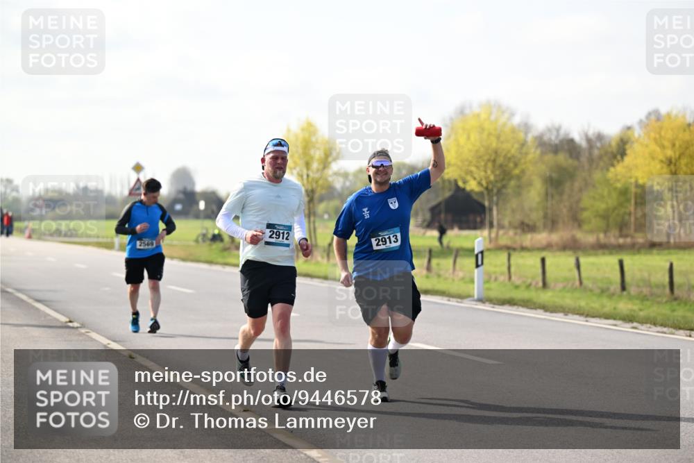 12.04.2026 - 45. Internationalen Wilhelmsburger Insellauf Dr. Thomas Lammeyer http://msf.ph/oto/9446578 12.04.2026 10:27:07 Laufen 2569, 2912, 2913 meine-sportfotos.de