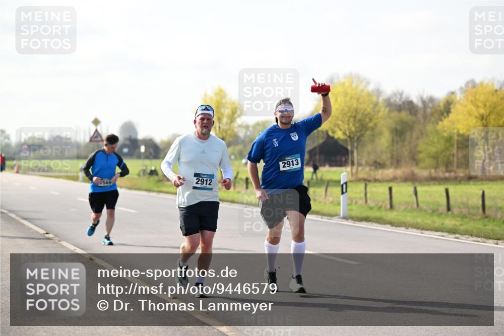 12.04.2026 - 45. Internationalen Wilhelmsburger Insellauf Dr. Thomas Lammeyer http://msf.ph/oto/9446579 12.04.2026 10:27:07 Laufen 2912, 2569, 2913 meine-sportfotos.de