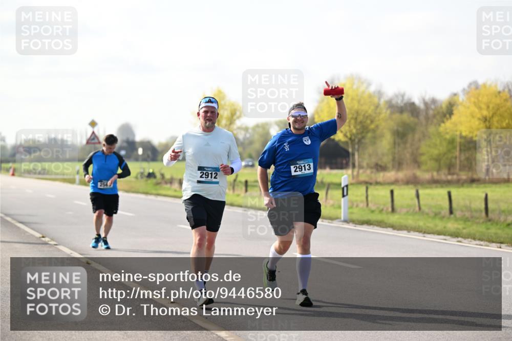 12.04.2026 - 45. Internationalen Wilhelmsburger Insellauf Dr. Thomas Lammeyer http://msf.ph/oto/9446580 12.04.2026 10:27:07 Laufen 2912, 2913, 256 meine-sportfotos.de