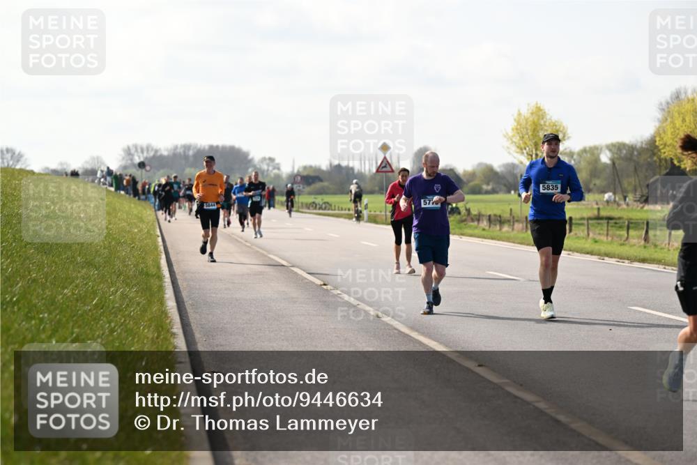 12.04.2026 - 45. Internationalen Wilhelmsburger Insellauf Dr. Thomas Lammeyer http://msf.ph/oto/9446634 12.04.2026 10:27:25 Laufen 5844, 5770, 5835 meine-sportfotos.de