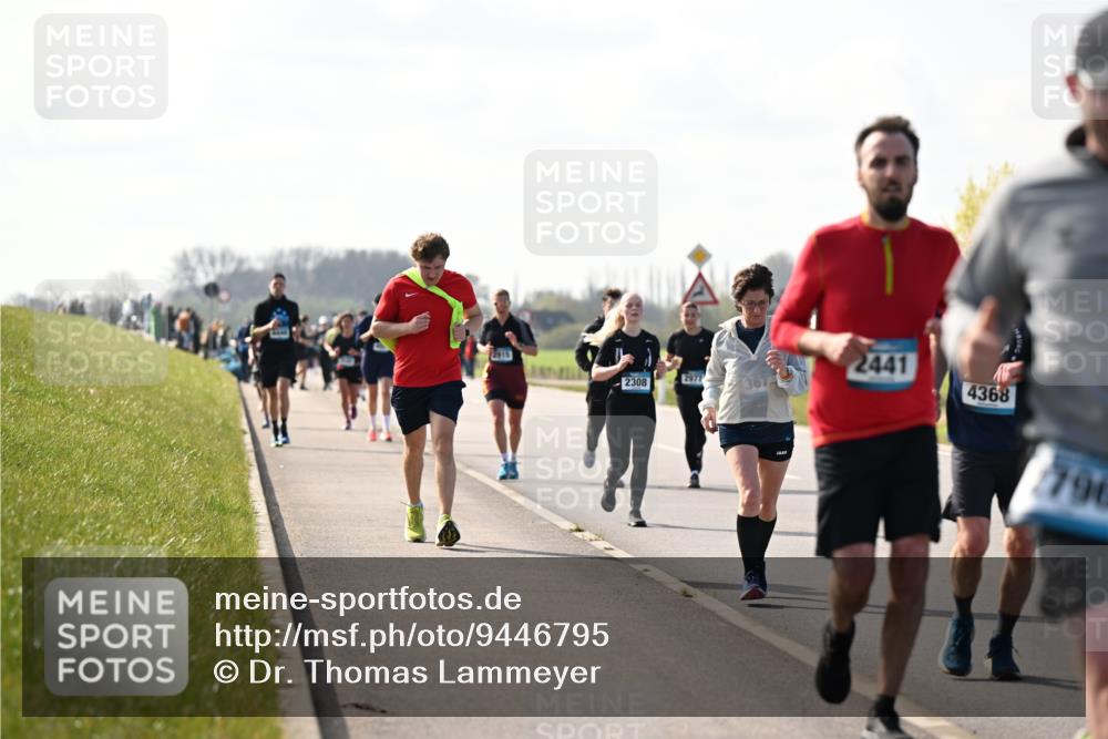 12.04.2026 - 45. Internationalen Wilhelmsburger Insellauf Dr. Thomas Lammeyer http://msf.ph/oto/9446795 12.04.2026 10:28:02 Laufen 2915, 2308, 2977, 2441, 4368, 796 meine-sportfotos.de