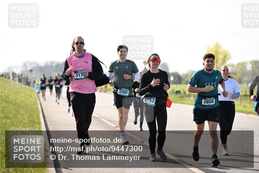 12.04.2026 - 45. Internationalen Wilhelmsburger Insellauf Dr. Thomas Lammeyer http://msf.ph/oto/9447300 12.04.2026 10:29:35 Laufen 317, 5, 3260, 4152, 2858 meine-sportfotos.de