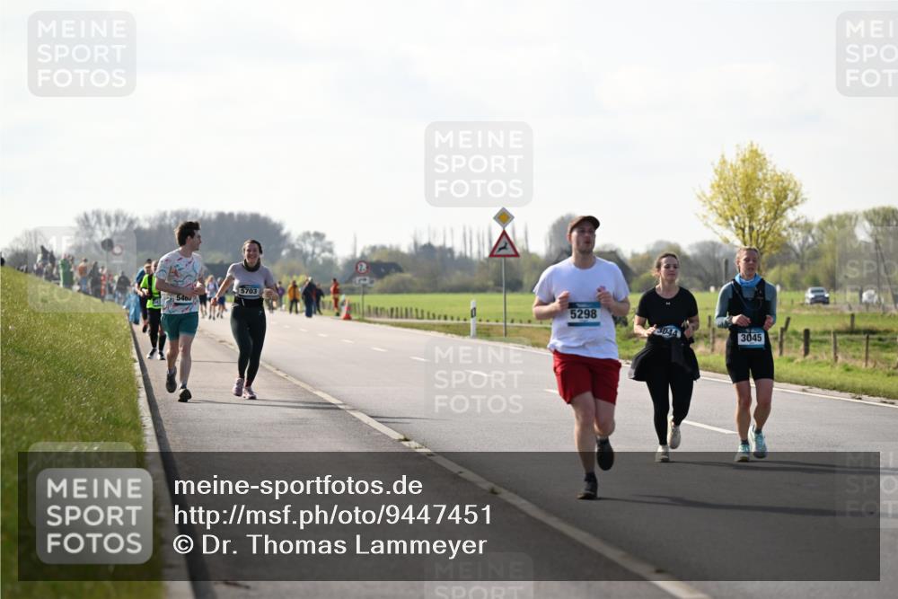 12.04.2026 - 45. Internationalen Wilhelmsburger Insellauf Dr. Thomas Lammeyer http://msf.ph/oto/9447451 12.04.2026 10:30:02 Laufen 5703, 546, 5298, 3044, 3045 meine-sportfotos.de
