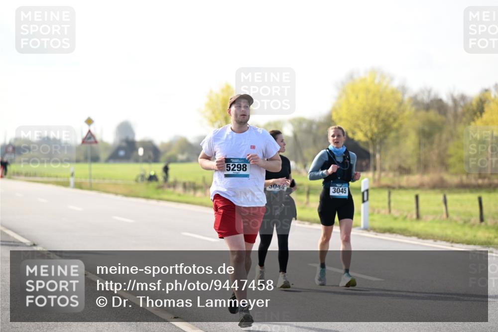 12.04.2026 - 45. Internationalen Wilhelmsburger Insellauf Dr. Thomas Lammeyer http://msf.ph/oto/9447458 12.04.2026 10:30:04 Laufen 5298, 3044, 3045 meine-sportfotos.de