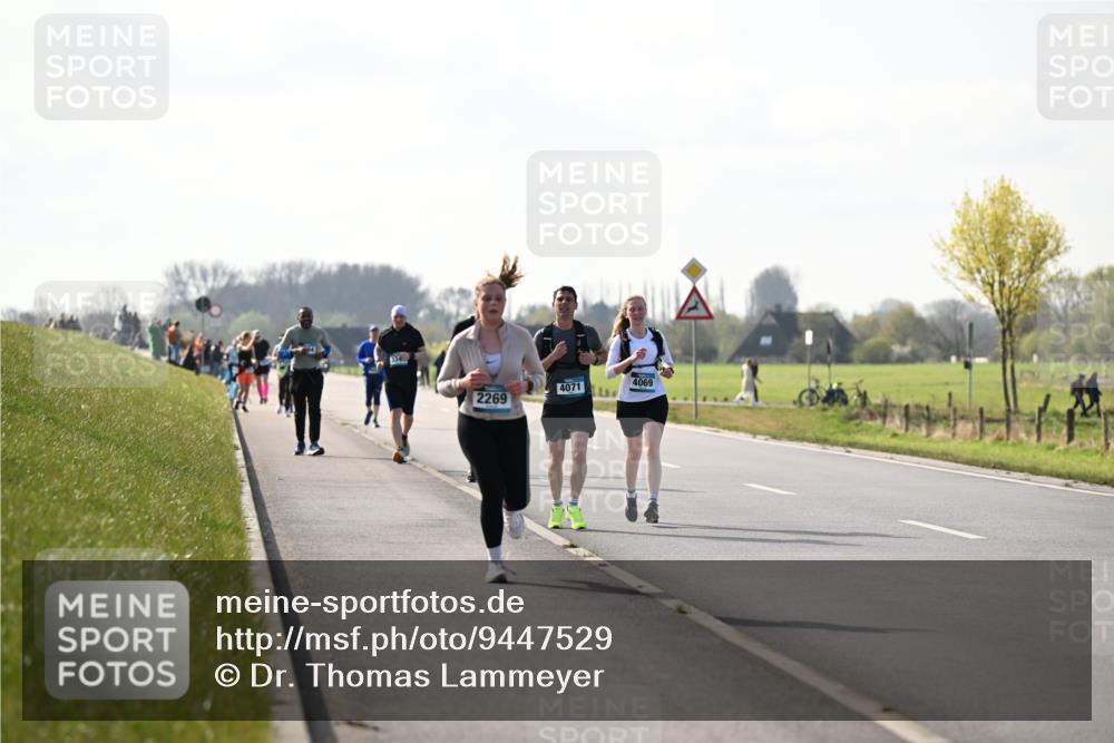 12.04.2026 - 45. Internationalen Wilhelmsburger Insellauf Dr. Thomas Lammeyer http://msf.ph/oto/9447529 12.04.2026 10:30:32 Laufen 2269, 4071, 4069 meine-sportfotos.de