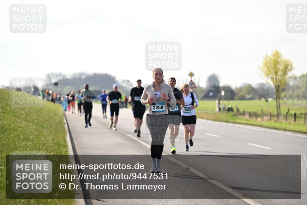 12.04.2026 - 45. Internationalen Wilhelmsburger Insellauf Dr. Thomas Lammeyer http://msf.ph/oto/9447531 12.04.2026 10:30:33 Laufen 2269, 4071, 4069 meine-sportfotos.de