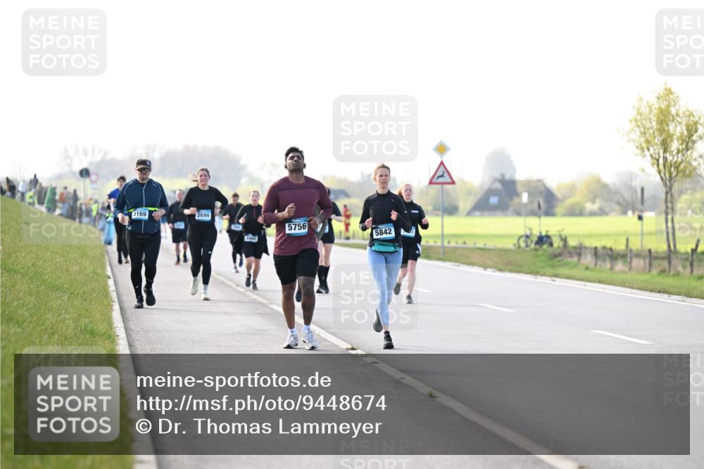 12.04.2026 - 45. Internationalen Wilhelmsburger Insellauf Dr. Thomas Lammeyer http://msf.ph/oto/9448674 12.04.2026 10:35:59 Laufen 3169, 2699, 5756, 5842 meine-sportfotos.de