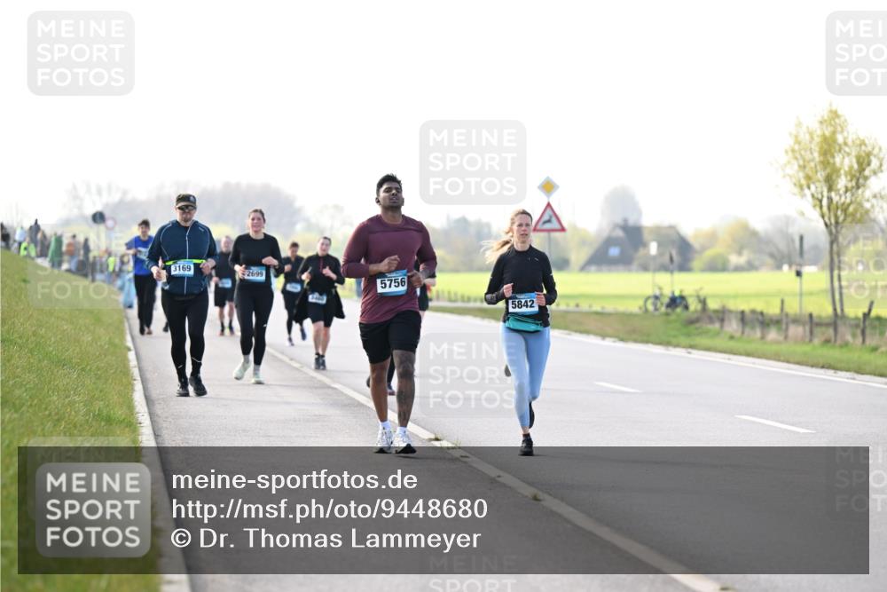 12.04.2026 - 45. Internationalen Wilhelmsburger Insellauf Dr. Thomas Lammeyer http://msf.ph/oto/9448680 12.04.2026 10:36:00 Laufen 3169, 2699, 5756, 5842 meine-sportfotos.de