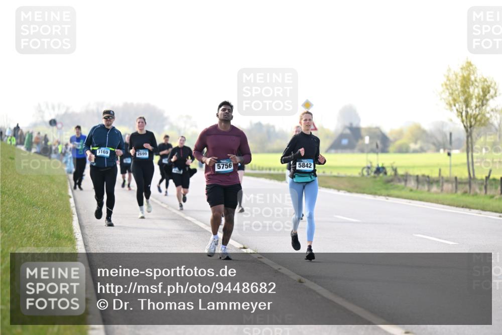 12.04.2026 - 45. Internationalen Wilhelmsburger Insellauf Dr. Thomas Lammeyer http://msf.ph/oto/9448682 12.04.2026 10:36:00 Laufen 3169, 2699, 5756, 5842 meine-sportfotos.de
