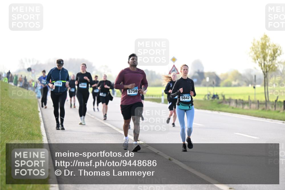 12.04.2026 - 45. Internationalen Wilhelmsburger Insellauf Dr. Thomas Lammeyer http://msf.ph/oto/9448686 12.04.2026 10:36:01 Laufen 3169, 2699, 5756, 5842 meine-sportfotos.de