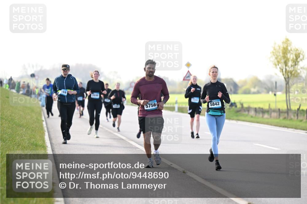 12.04.2026 - 45. Internationalen Wilhelmsburger Insellauf Dr. Thomas Lammeyer http://msf.ph/oto/9448690 12.04.2026 10:36:01 Laufen 169, 2699, 5756, 5842 meine-sportfotos.de