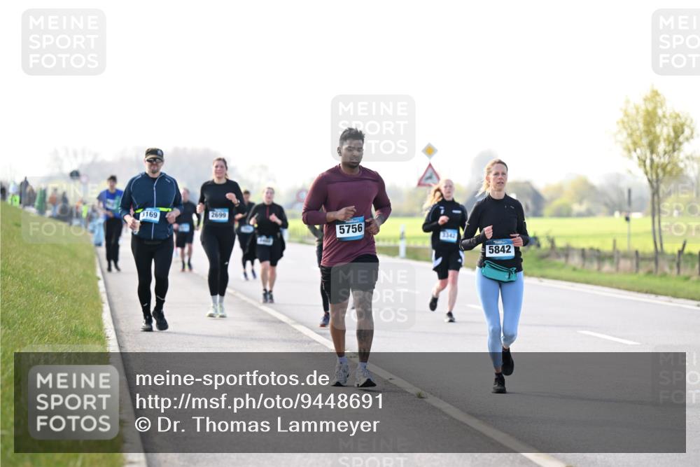 12.04.2026 - 45. Internationalen Wilhelmsburger Insellauf Dr. Thomas Lammeyer http://msf.ph/oto/9448691 12.04.2026 10:36:01 Laufen 3169, 2699, 5756, 5842 meine-sportfotos.de