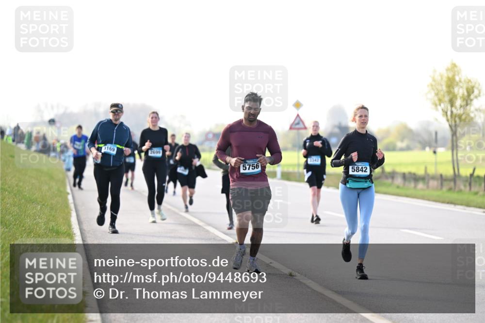 12.04.2026 - 45. Internationalen Wilhelmsburger Insellauf Dr. Thomas Lammeyer http://msf.ph/oto/9448693 12.04.2026 10:36:02 Laufen 3169, 2699, 5756, 3342, 5842 meine-sportfotos.de