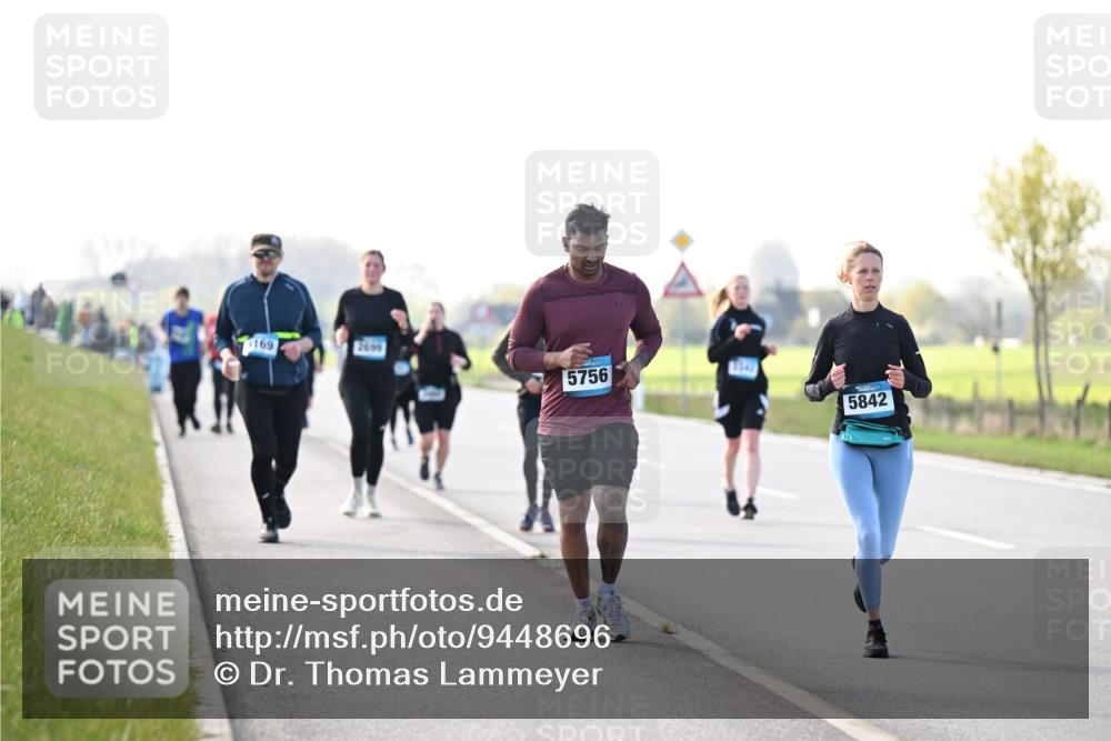 12.04.2026 - 45. Internationalen Wilhelmsburger Insellauf Dr. Thomas Lammeyer http://msf.ph/oto/9448696 12.04.2026 10:36:02 Laufen 700, 169, 2699, 5756, 5842 meine-sportfotos.de