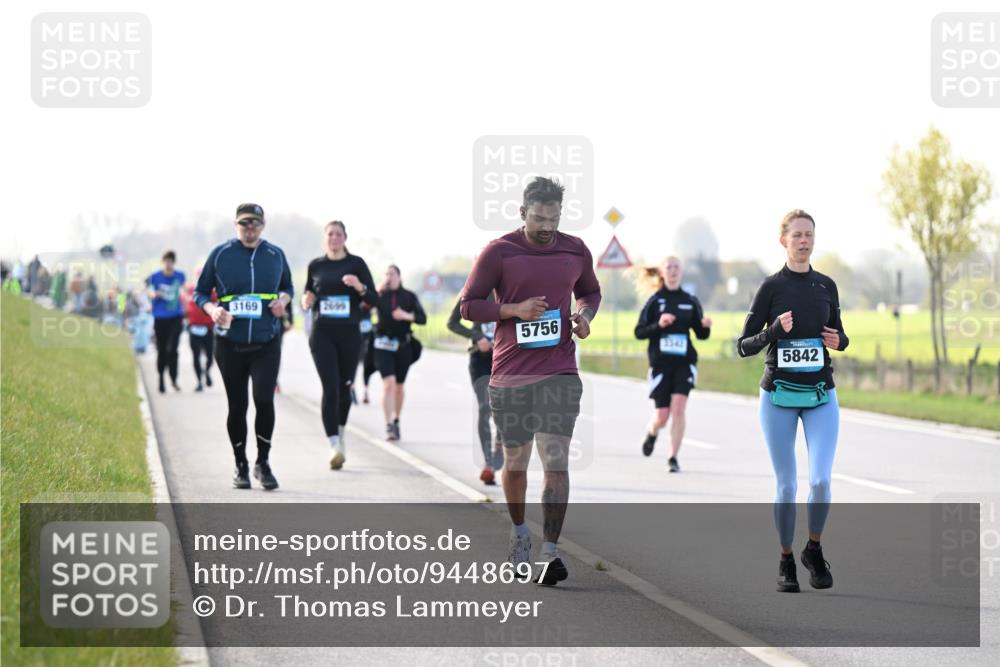 12.04.2026 - 45. Internationalen Wilhelmsburger Insellauf Dr. Thomas Lammeyer http://msf.ph/oto/9448697 12.04.2026 10:36:02 Laufen 3169, 5756, 3342, 5842 meine-sportfotos.de