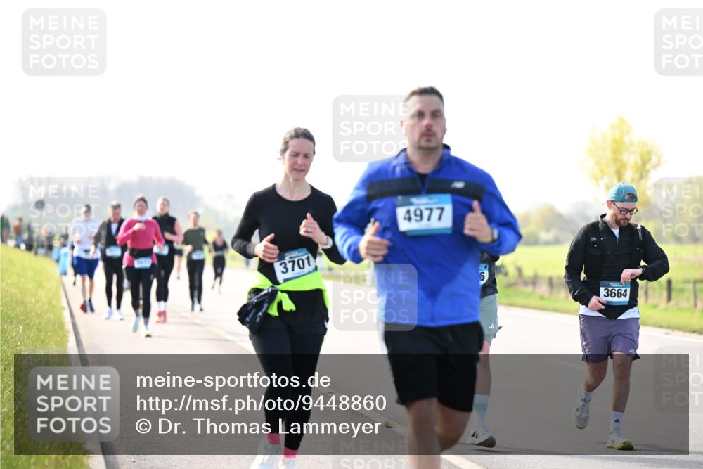 12.04.2026 - 45. Internationalen Wilhelmsburger Insellauf Dr. Thomas Lammeyer http://msf.ph/oto/9448860 12.04.2026 10:36:34 Laufen 3701, 4977, 6, 3664 meine-sportfotos.de