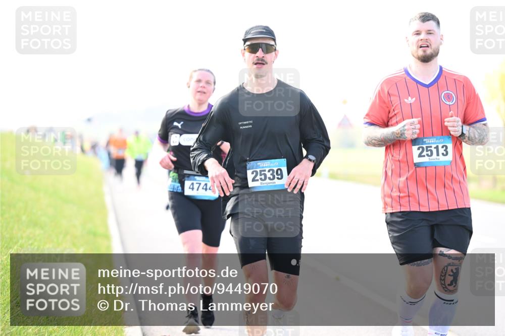 12.04.2026 - 45. Internationalen Wilhelmsburger Insellauf Dr. Thomas Lammeyer http://msf.ph/oto/9449070 12.04.2026 10:37:19 Laufen 4744, 2539, 2513 meine-sportfotos.de