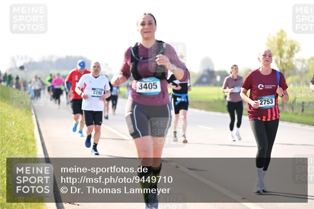 12.04.2026 - 45. Internationalen Wilhelmsburger Insellauf Dr. Thomas Lammeyer http://msf.ph/oto/9449710 12.04.2026 10:39:43 Laufen 2295, 3405, 2753 meine-sportfotos.de
