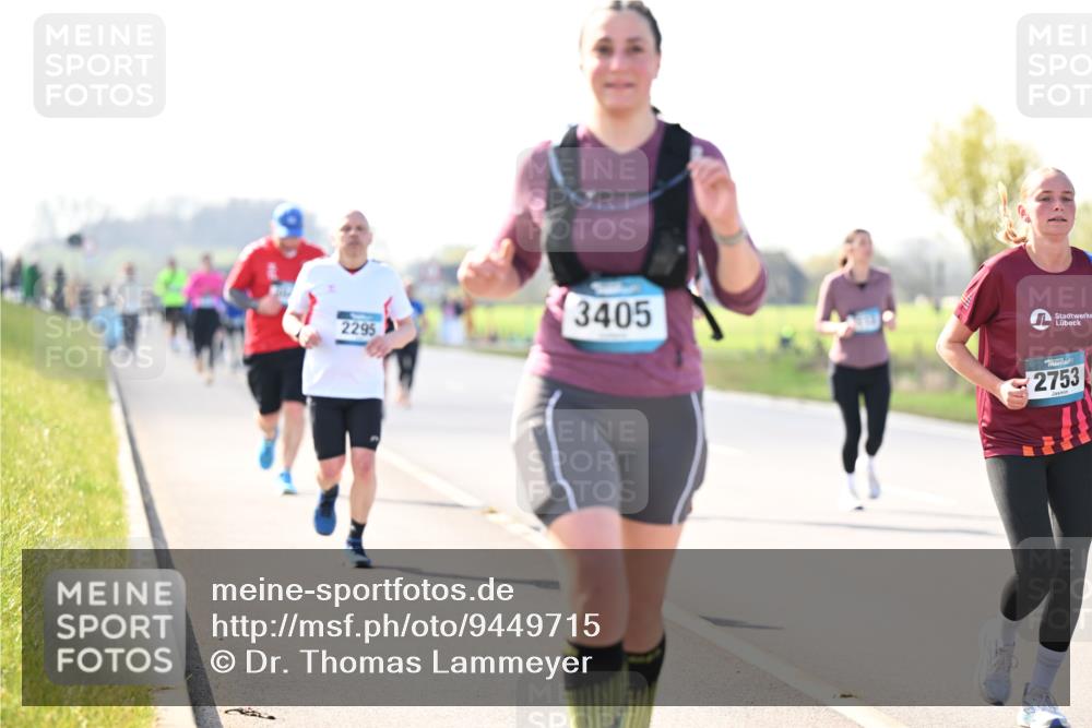 12.04.2026 - 45. Internationalen Wilhelmsburger Insellauf Dr. Thomas Lammeyer http://msf.ph/oto/9449715 12.04.2026 10:39:44 Laufen 2295, 3405, 2753 meine-sportfotos.de