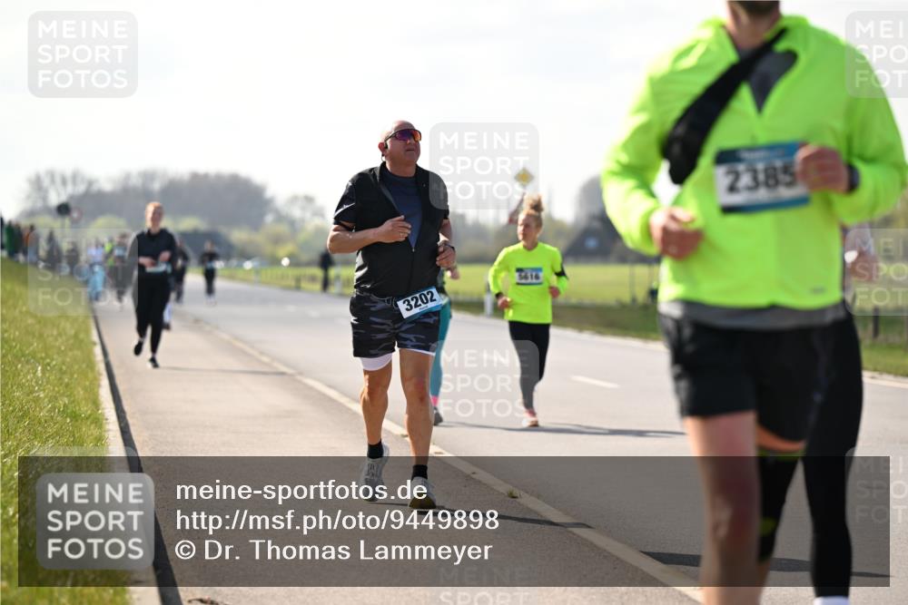 12.04.2026 - 45. Internationalen Wilhelmsburger Insellauf Dr. Thomas Lammeyer http://msf.ph/oto/9449898 12.04.2026 10:40:19 Laufen 3202, 2385 meine-sportfotos.de