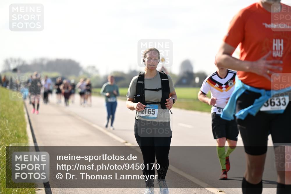 12.04.2026 - 45. Internationalen Wilhelmsburger Insellauf Dr. Thomas Lammeyer http://msf.ph/oto/9450170 12.04.2026 10:41:24 Laufen 2165, 3633 meine-sportfotos.de