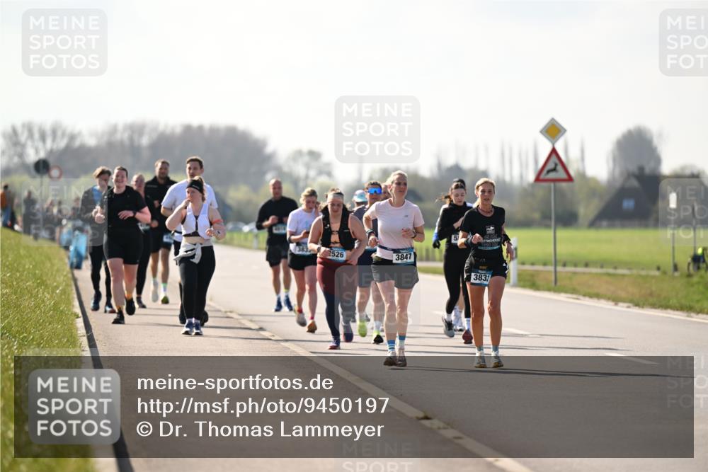12.04.2026 - 45. Internationalen Wilhelmsburger Insellauf Dr. Thomas Lammeyer http://msf.ph/oto/9450197 12.04.2026 10:41:36 Laufen 3832, 2526, 3847, 3832 meine-sportfotos.de
